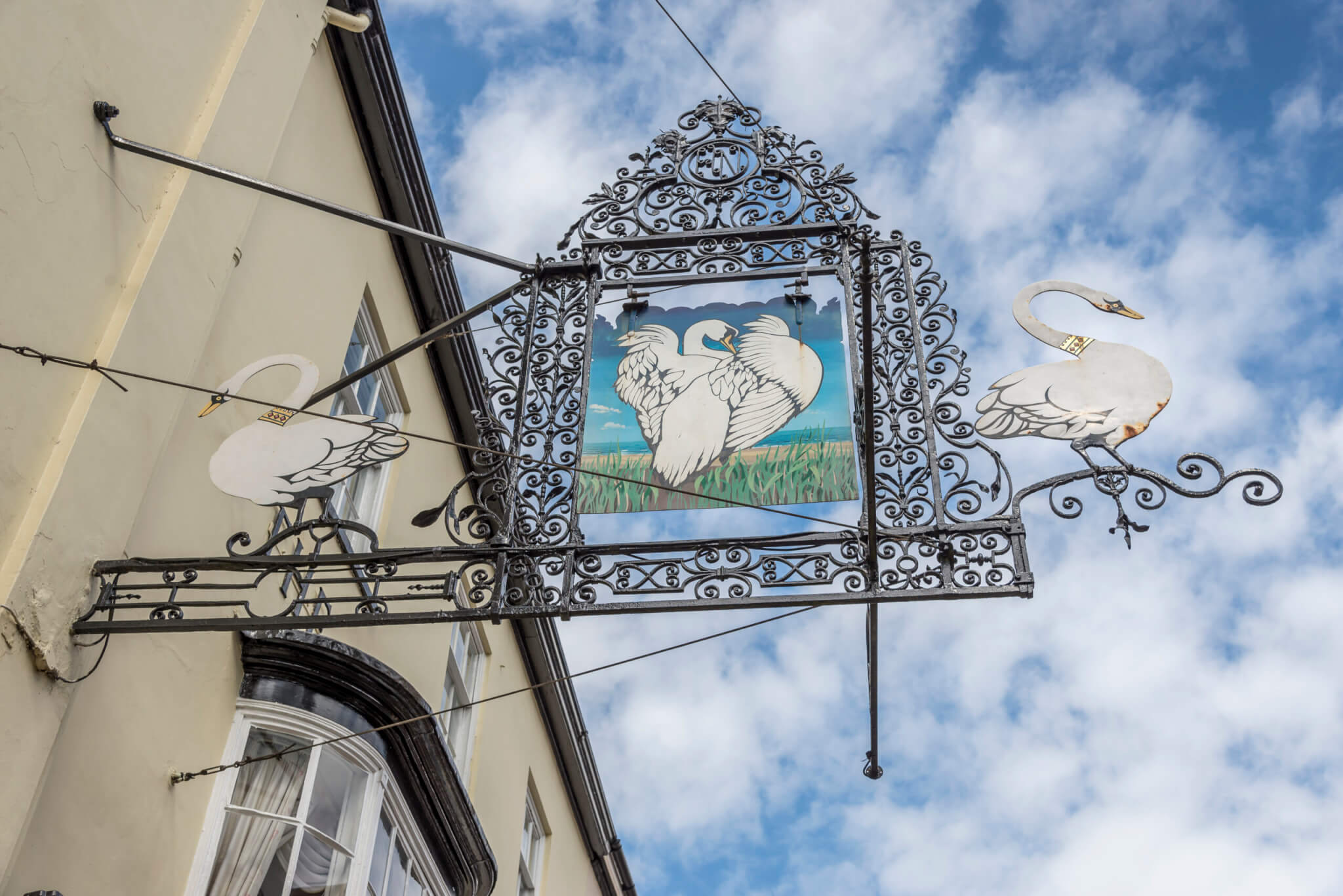Three Swans Hungerford History scaled